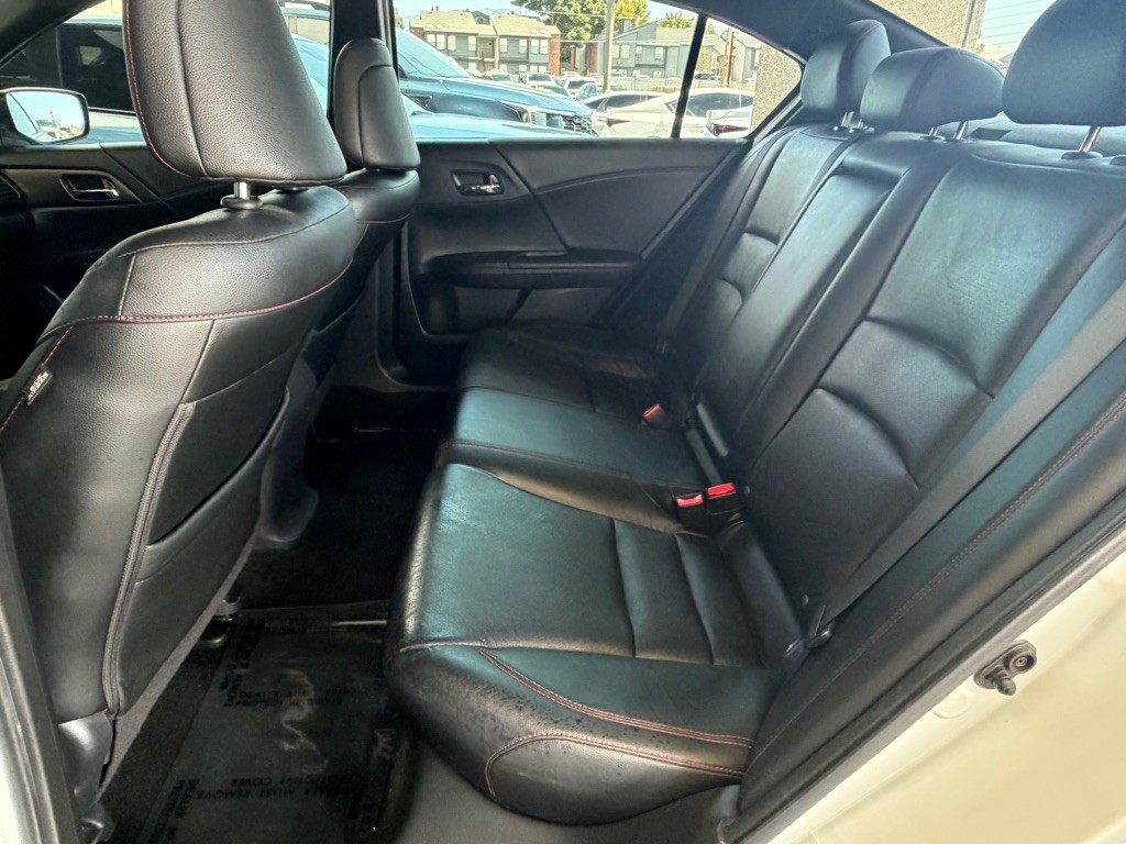 2017 Honda Accord Image 21