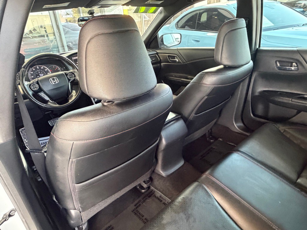 2017 Honda Accord Image 23