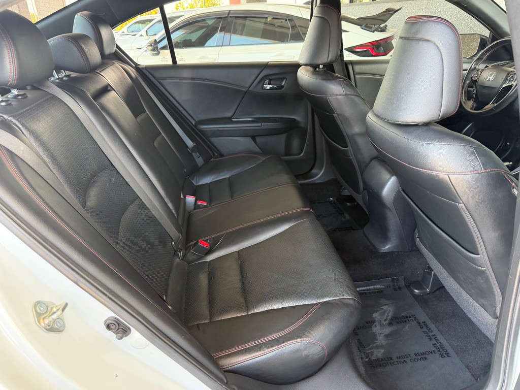 2017 Honda Accord Image 29
