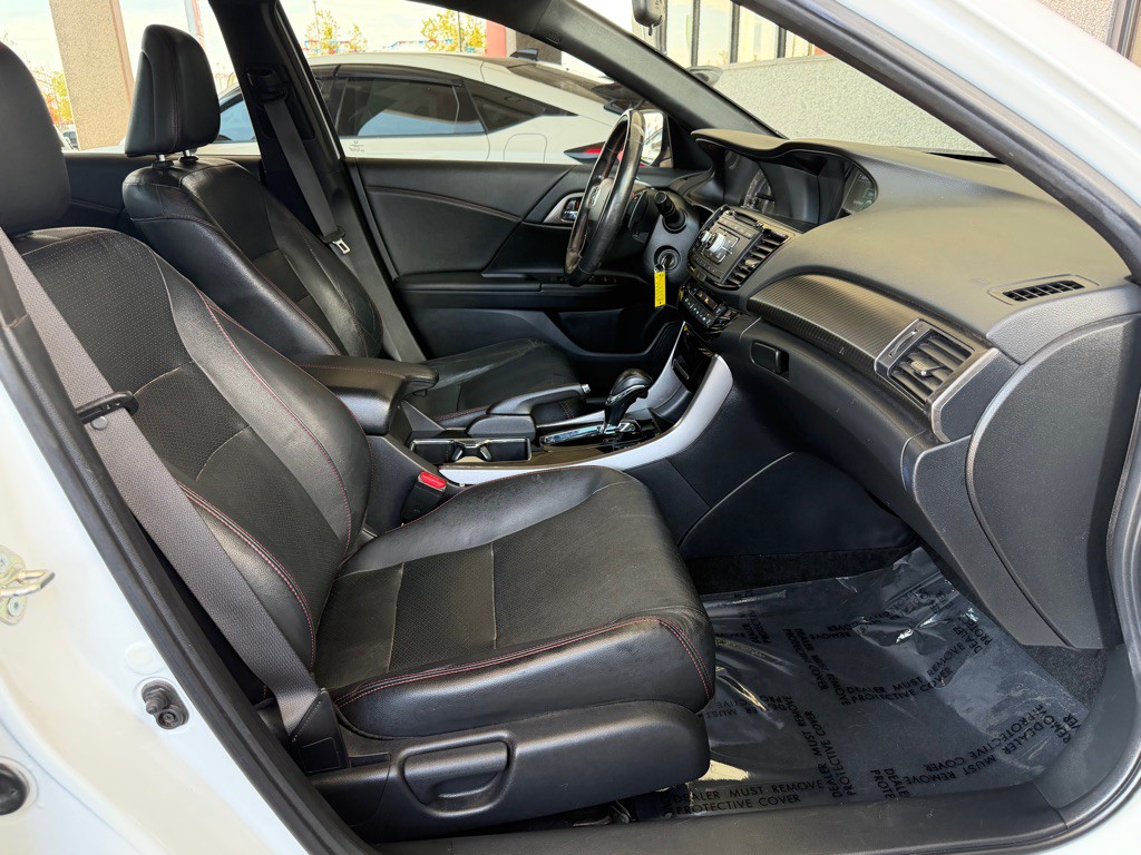 2017 Honda Accord Image 33