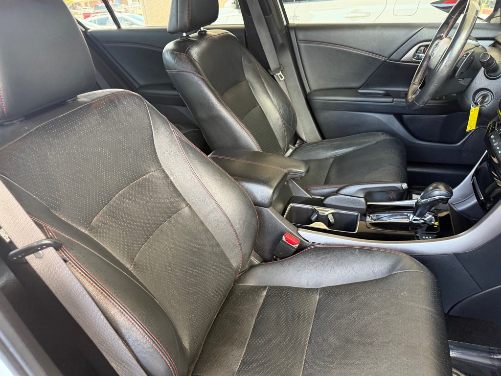 2017 Honda Accord Image 34