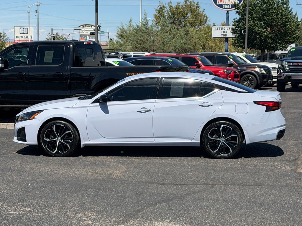 2025 Nissan Altima Image 2