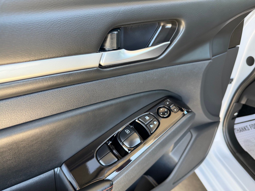 2025 Nissan Altima Image 9