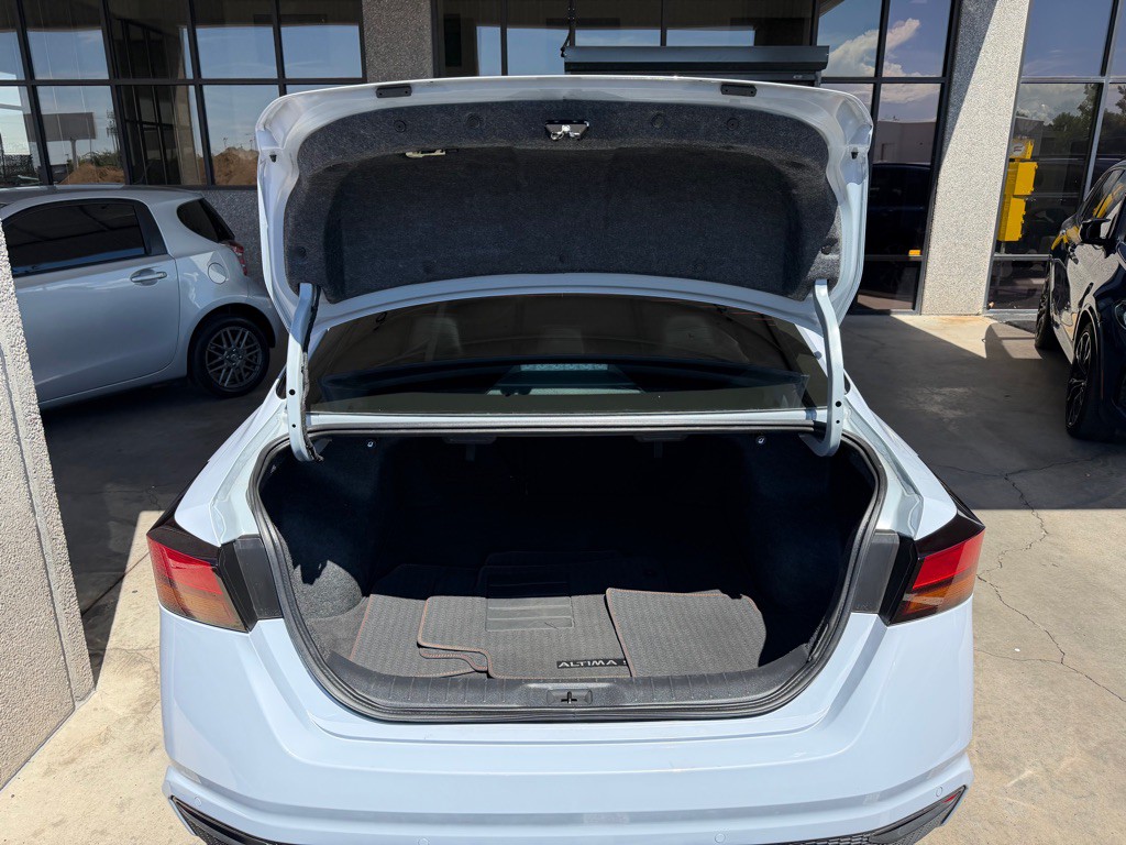 2025 Nissan Altima Image 21