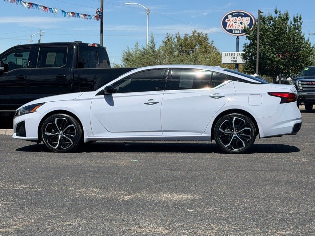 2025 Nissan Altima Image 38