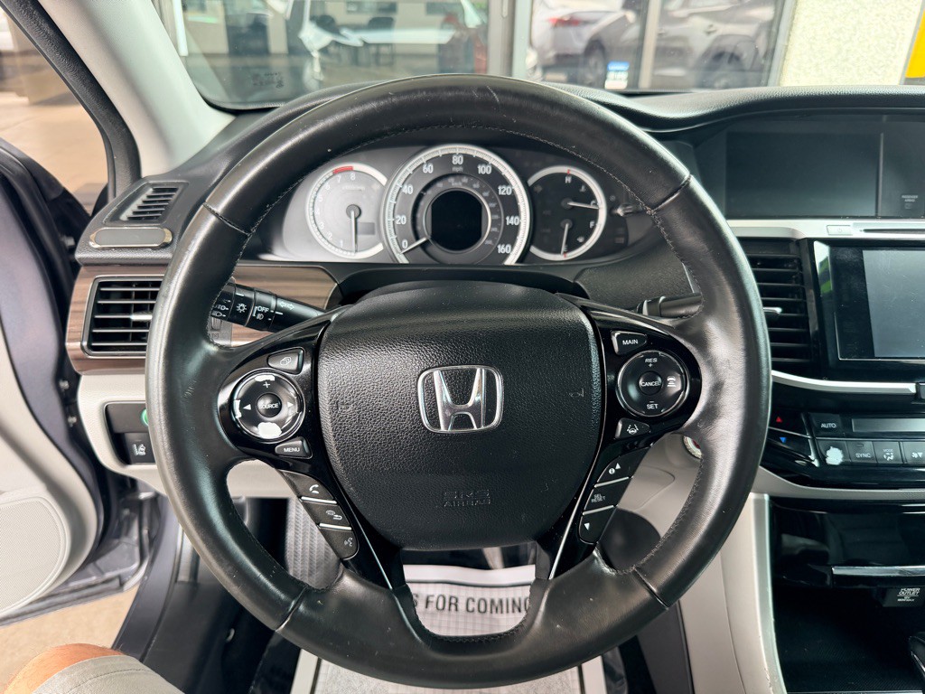 2017 Honda Accord Image 8