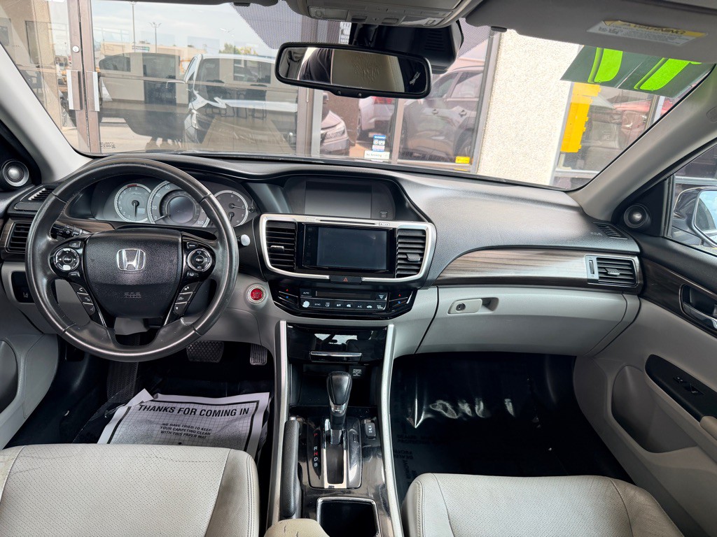 2017 Honda Accord Image 17