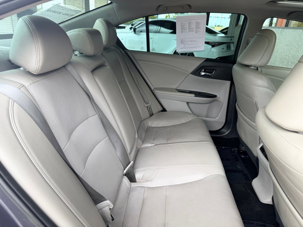 2017 Honda Accord Image 19