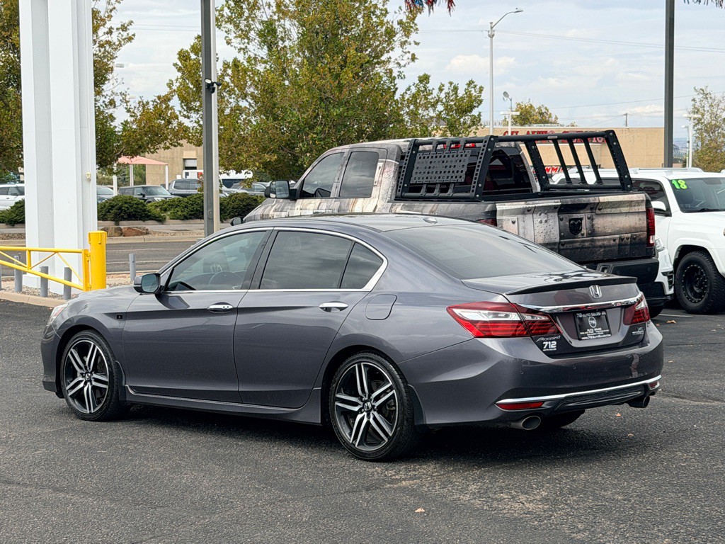 2017 Honda Accord Image 30