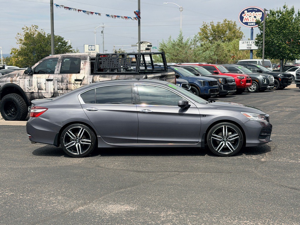 2017 Honda Accord Image 38