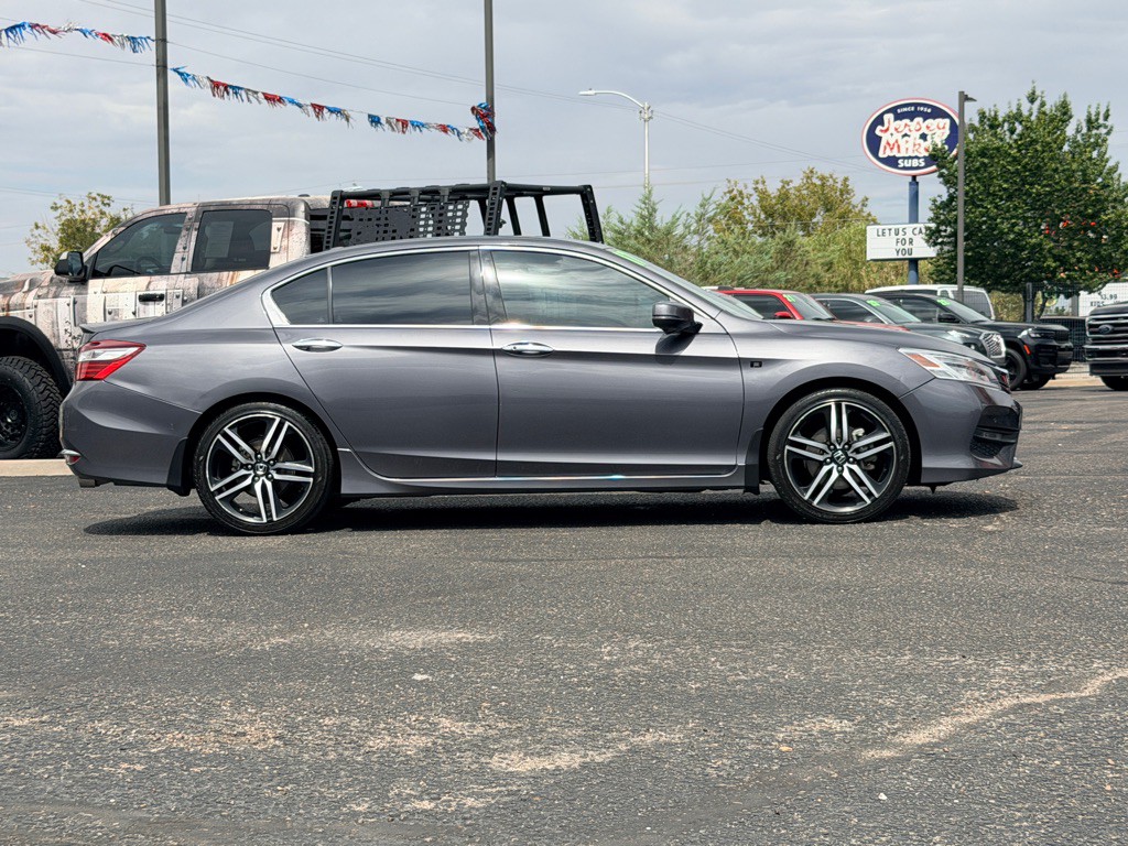 2017 Honda Accord Image 39