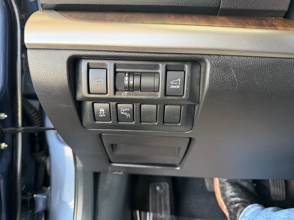 2017 Subaru Outback Image 16
