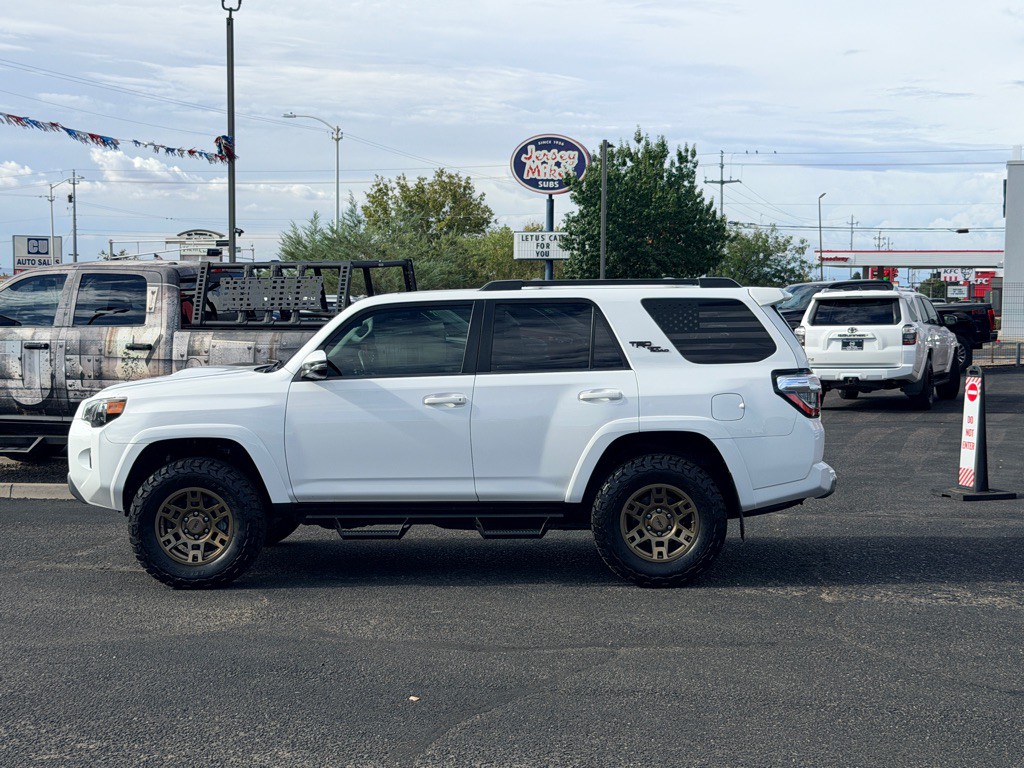 2019 Toyota 4Runner Image 2