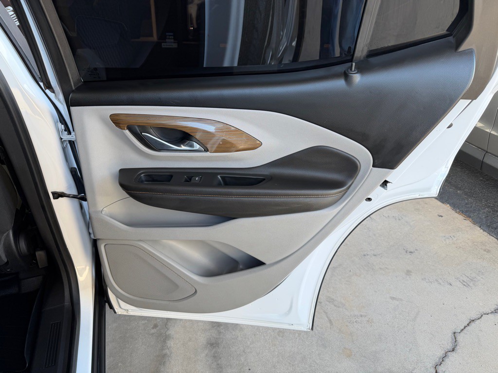 2021 GMC Terrain Image 32