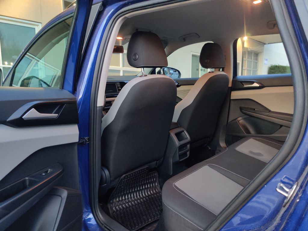 2022 Volkswagen Taos Image 9