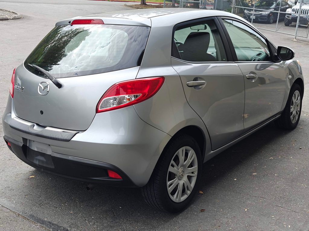 2011 Mazda Mazda2 Image 4