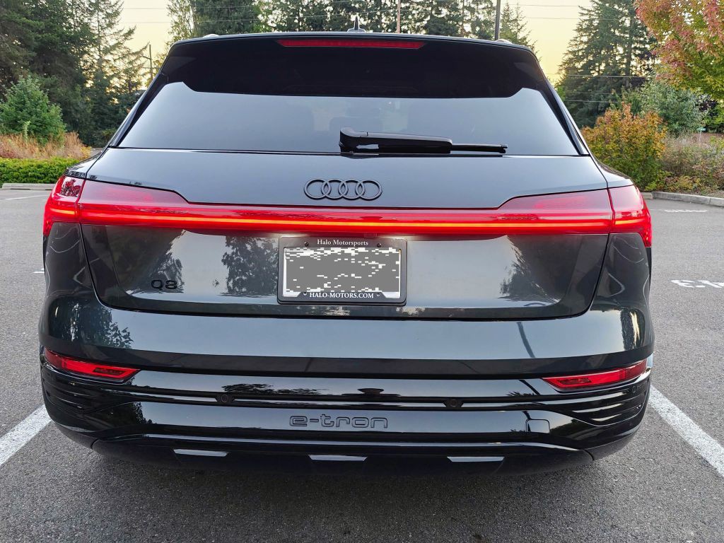 2024 Audi Q8 E-tron Image 8