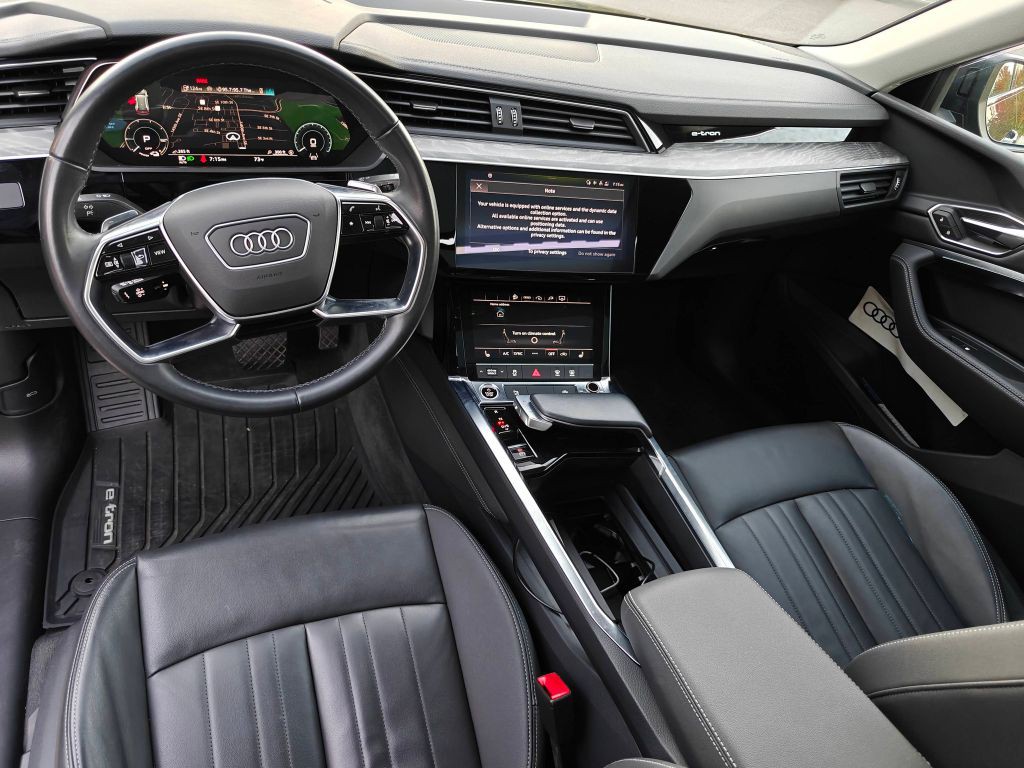 2024 Audi Q8 E-tron Image 9