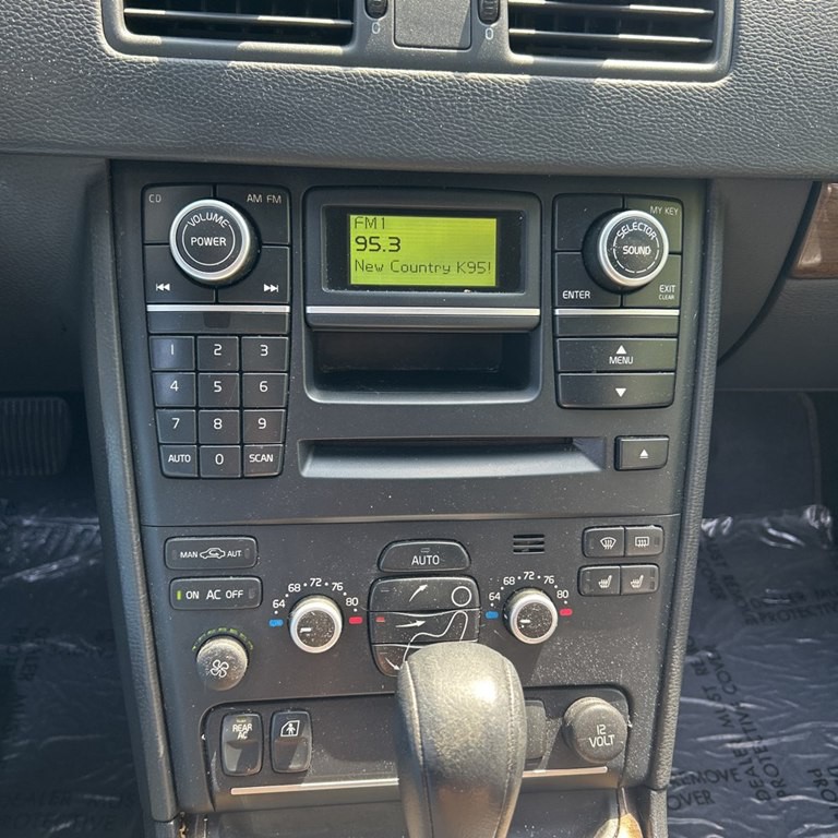 2010 Volvo XC90 Image 10