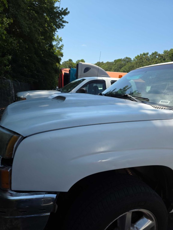 2005 Chevrolet Silverado 1500 Image 2