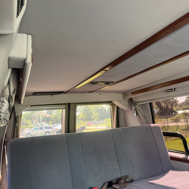 1999 Ford Econoline Image 12