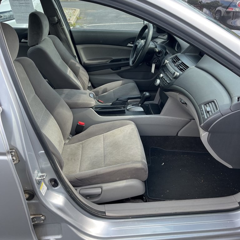 2010 Honda Accord Image 8