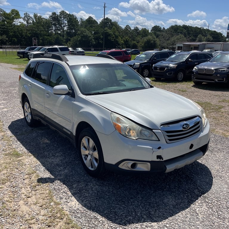 2011 Subaru Outback Image 2