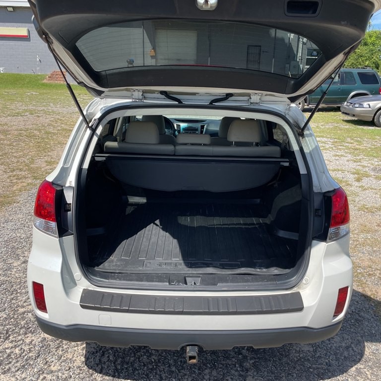 2011 Subaru Outback Image 9