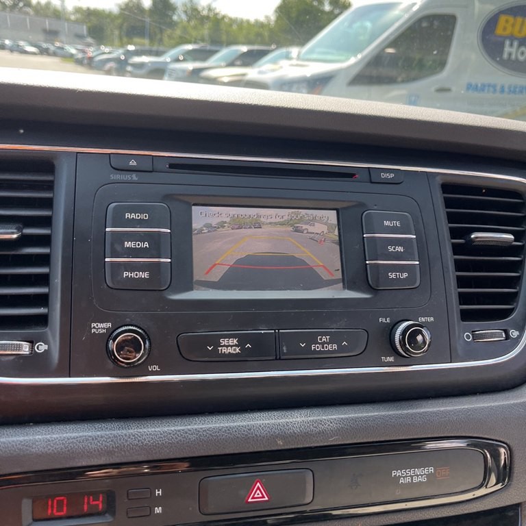 2016 Kia Sedona Image 6