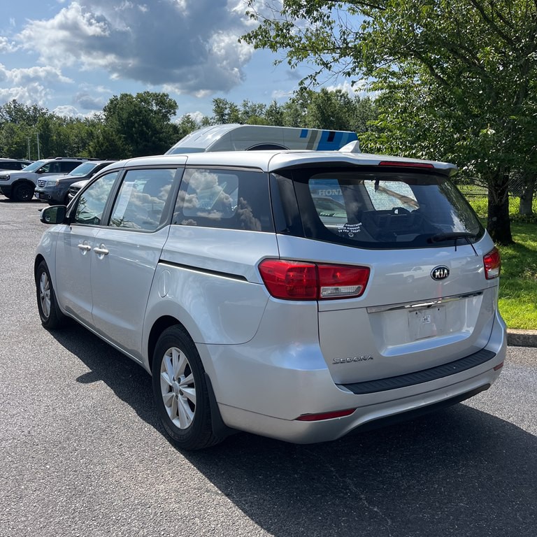2016 Kia Sedona Image 9