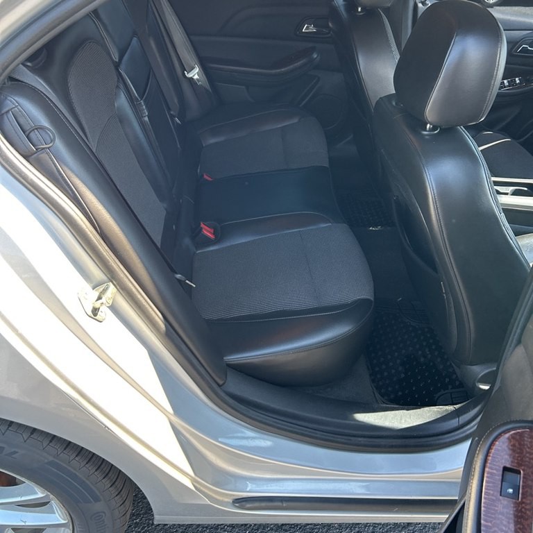 2013 Chevrolet Malibu Image 12