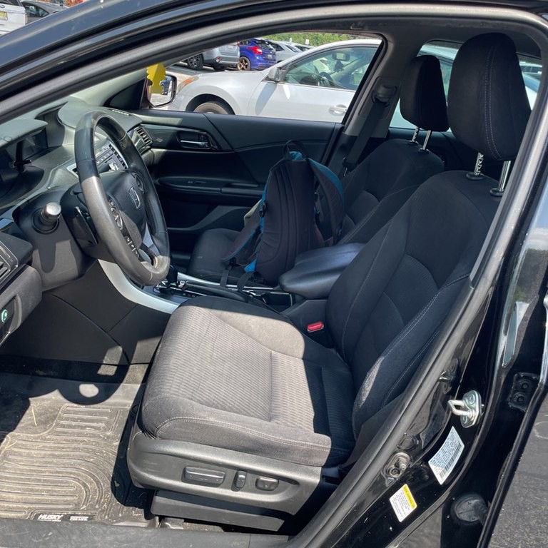 2015 Honda Accord Image 12