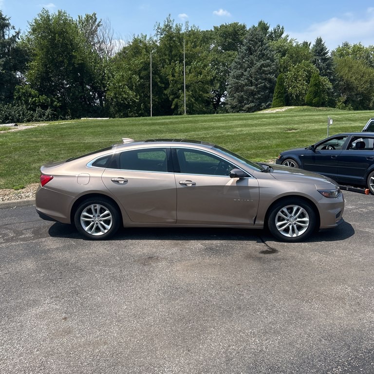 2018 Chevrolet Malibu Image 2