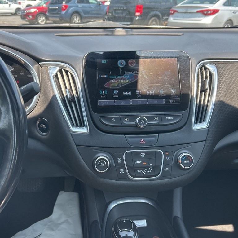 2018 Chevrolet Malibu Image 10