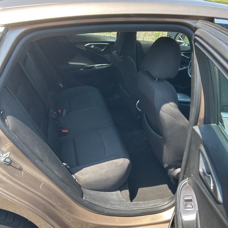 2018 Chevrolet Malibu Image 15
