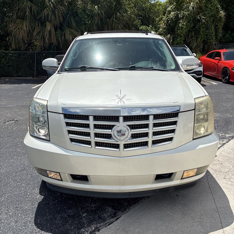 2008 Cadillac Escalade Image 2