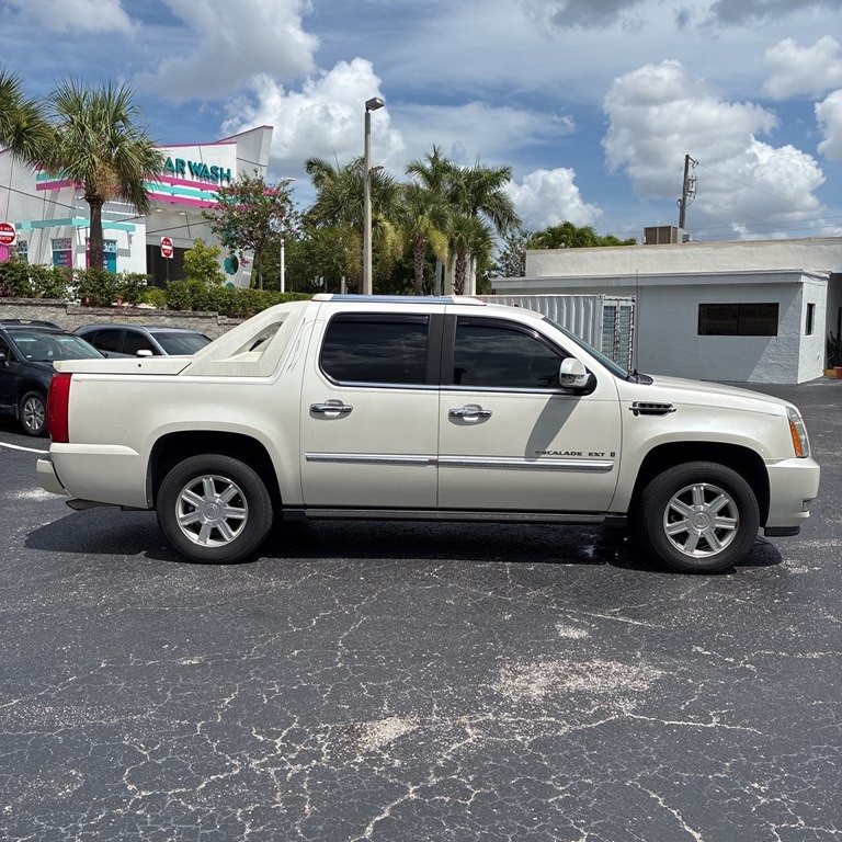 2008 Cadillac Escalade Image 5