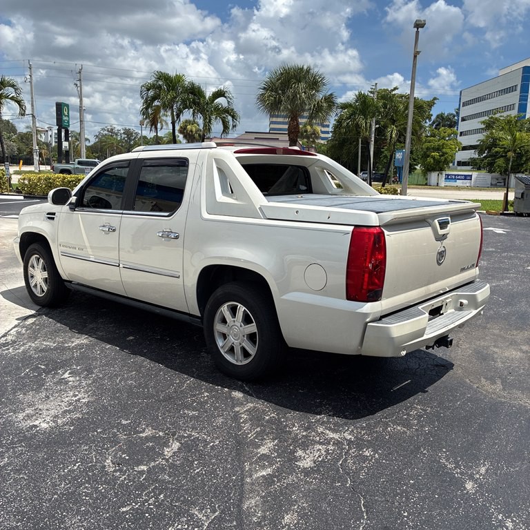 2008 Cadillac Escalade Image 6