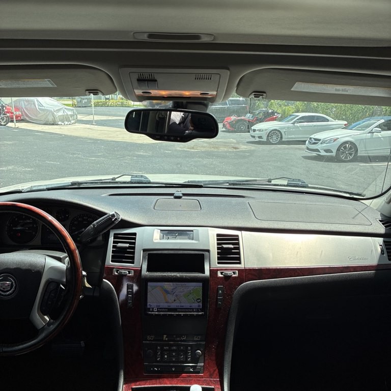 2008 Cadillac Escalade Image 7