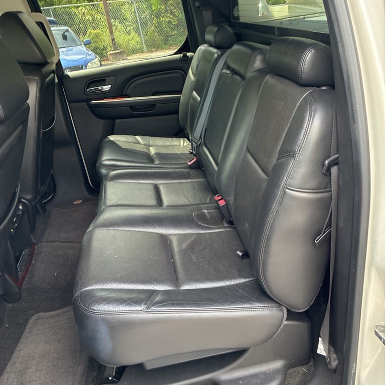2008 Cadillac Escalade Image 10