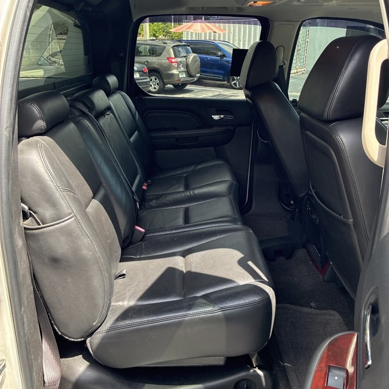 2008 Cadillac Escalade Image 14