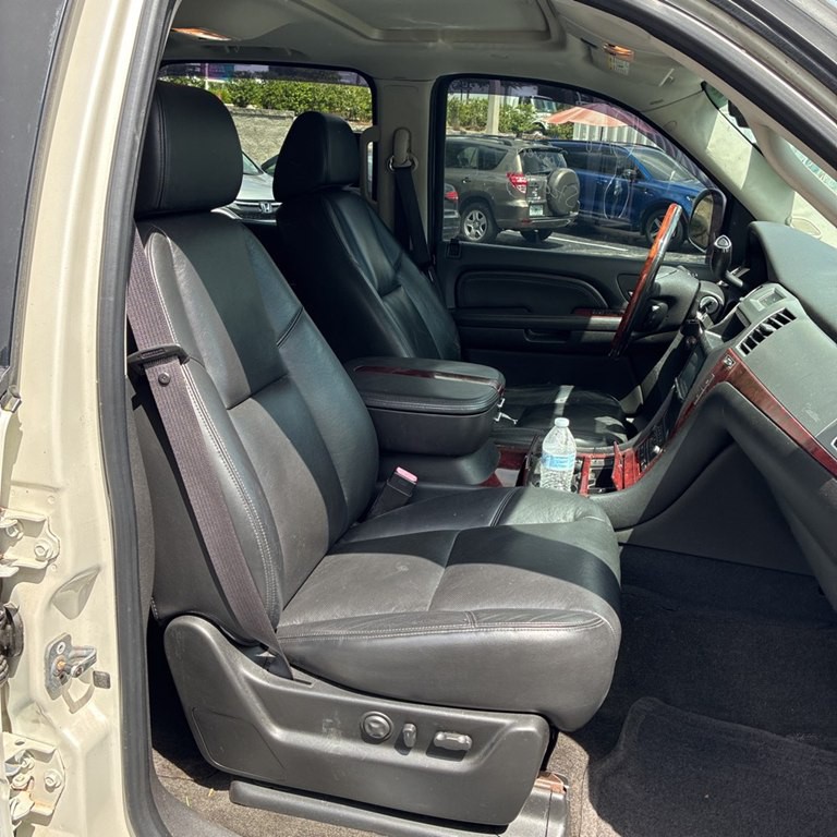 2008 Cadillac Escalade Image 18