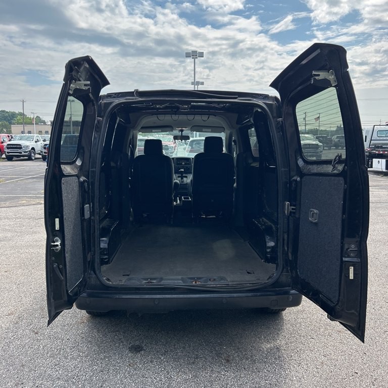 2015 Chevrolet Express Image 4