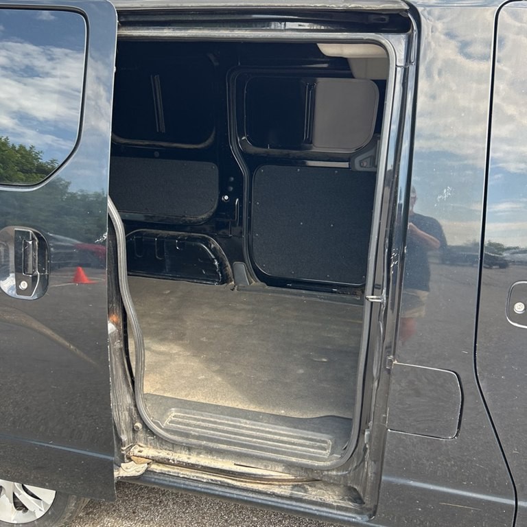 2015 Chevrolet Express Image 6