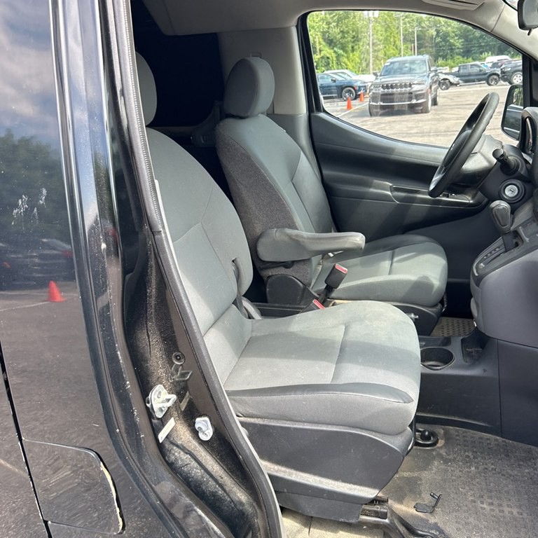 2015 Chevrolet Express Image 8
