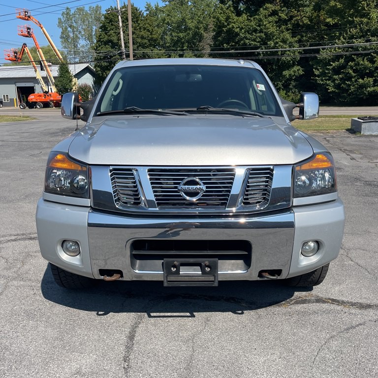 2011 Nissan Titan Image 9