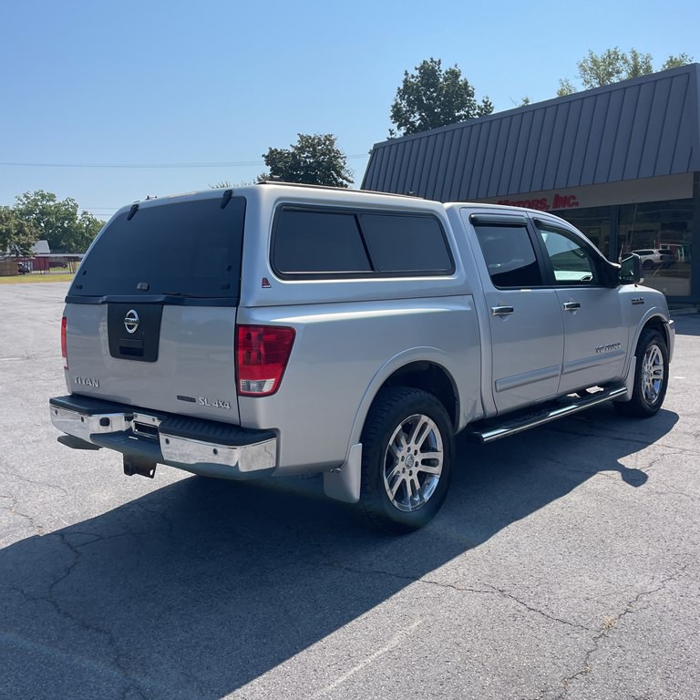 2011 Nissan Titan Image 11