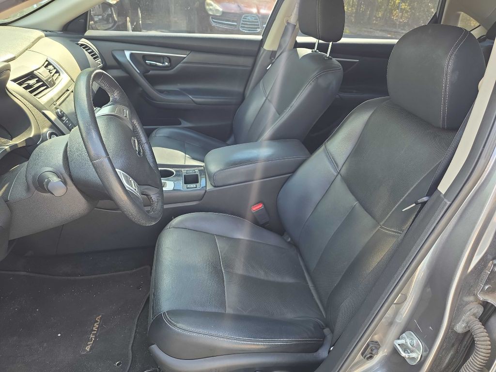2016 Nissan Altima Image 11