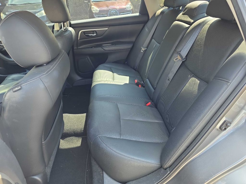 2016 Nissan Altima Image 12