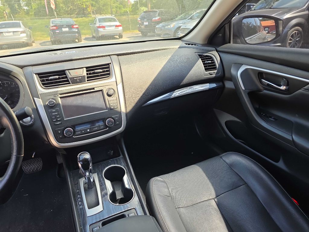 2016 Nissan Altima Image 14
